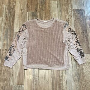 Mystree Boho Floral Sleeve Sweatshirt Top